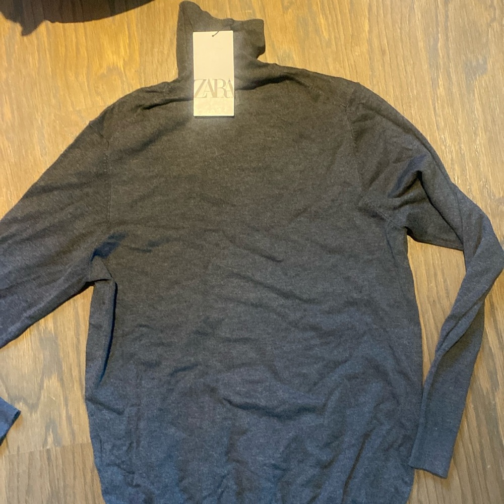 Men’s sweater. Turtleneck. Dark gray. Brand new from Zara.